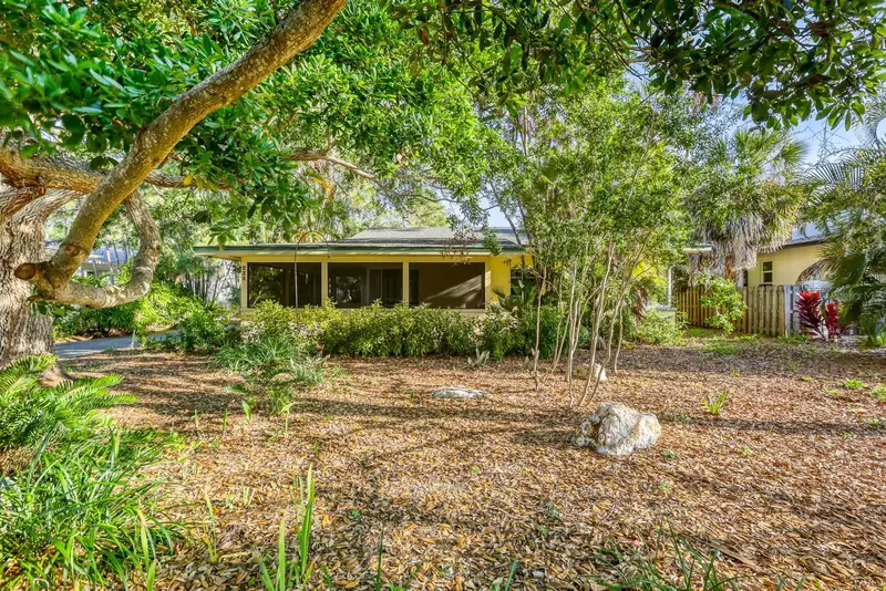 224 Lyndhurst St, FL