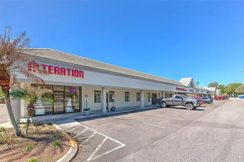 3662 Lithia Pinecrest Rd, FL