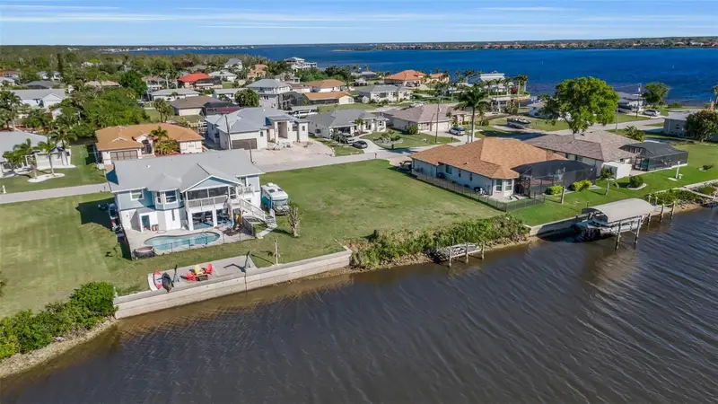 5142 Latham Ter, FL