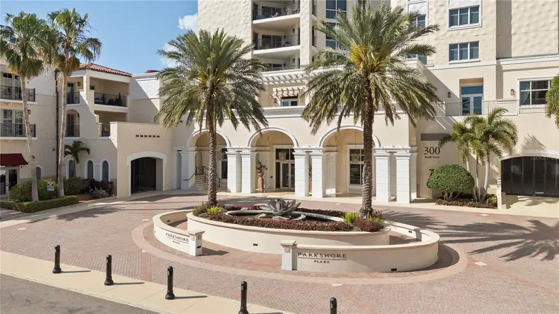300 Beach Dr Ne #302, FL