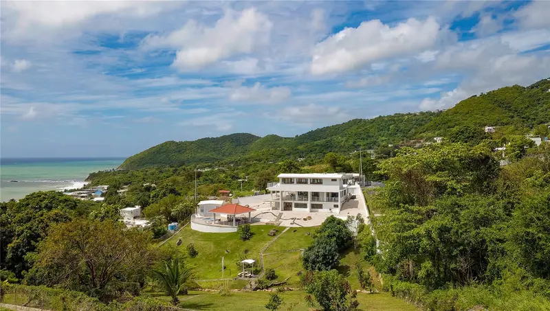 94 El Cocal Country And Beach Club, PR