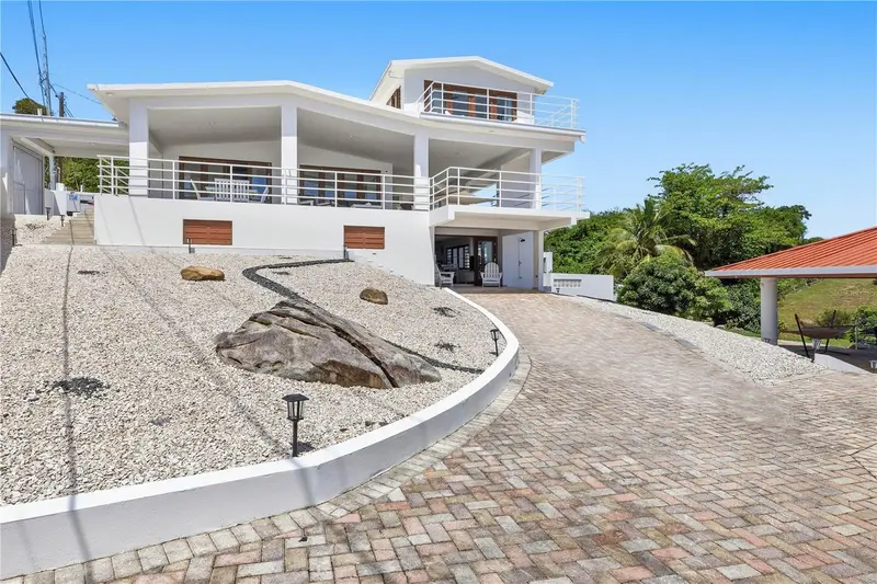 94 El Cocal Country And Beach Club, PR