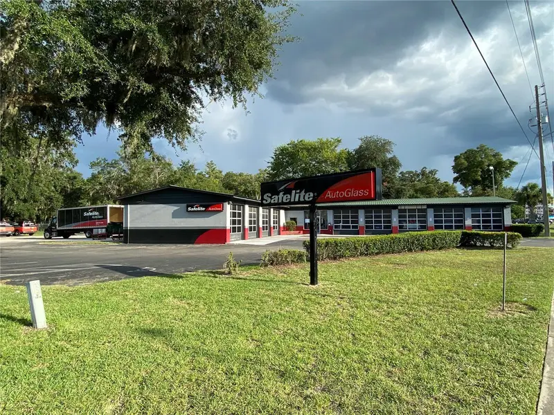 2525 N Main St, FL