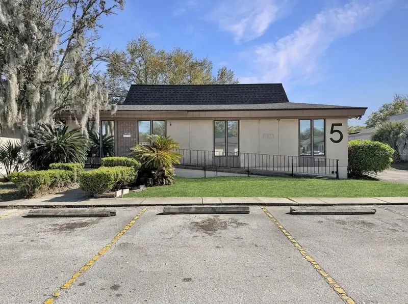 4131 University Blvd S #5, FL