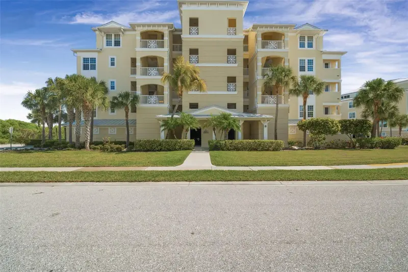 8561 Amberjack Cir #302, FL