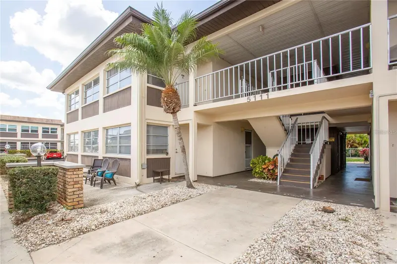 5111 Amulet Dr #208, FL