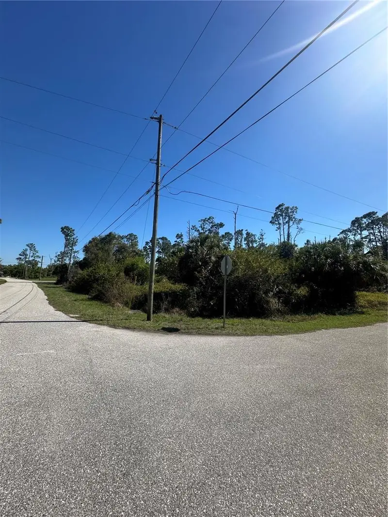 Pinewood St, FL