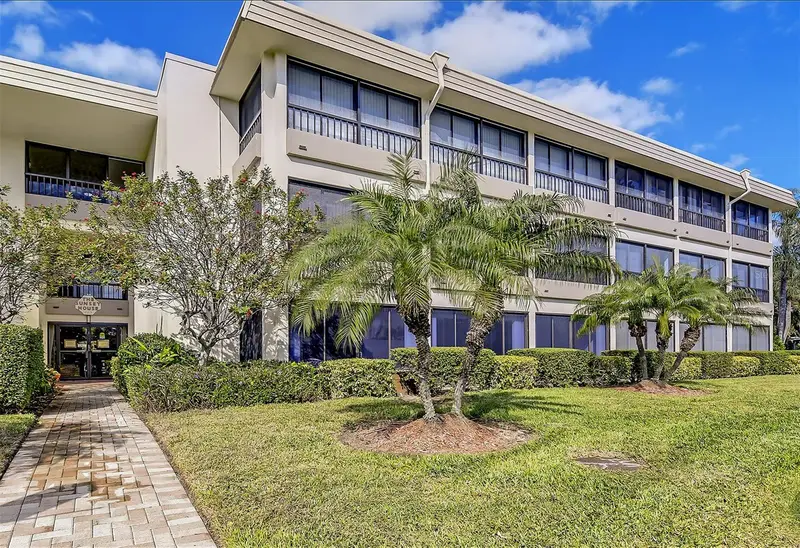225 Hourglass Way #303, FL