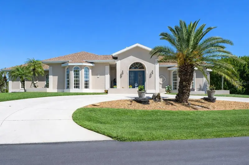 2 Long Meadow Rd, FL