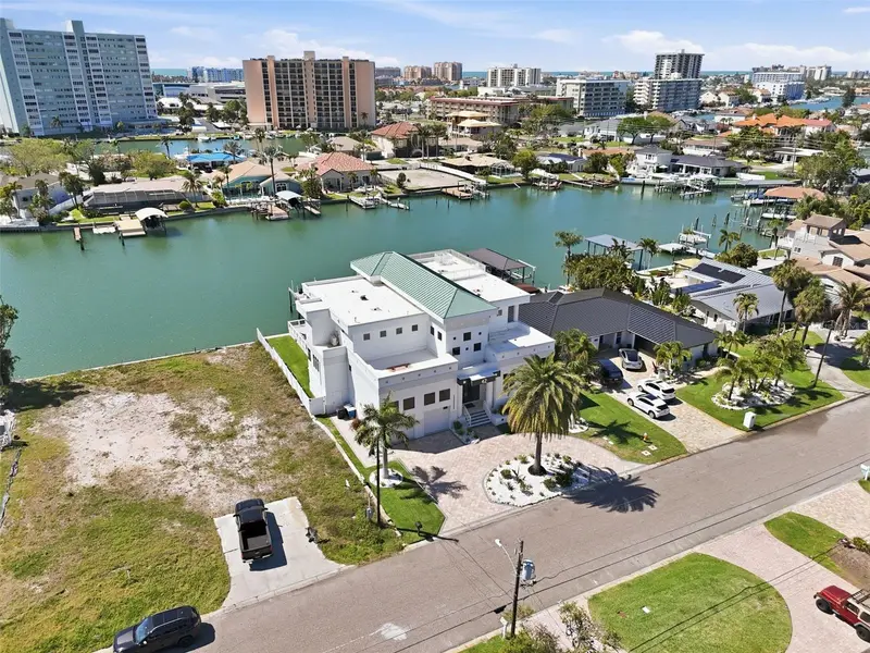 42 Midway Is, FL