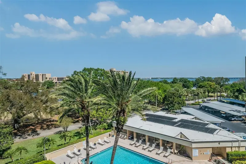 2621 Cove Cay Dr #606, FL
