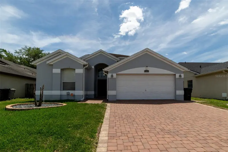 1352 Woodfield Oaks Dr, FL