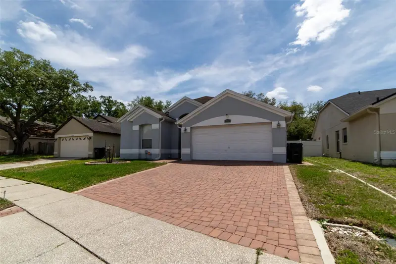 1352 Woodfield Oaks Dr, FL