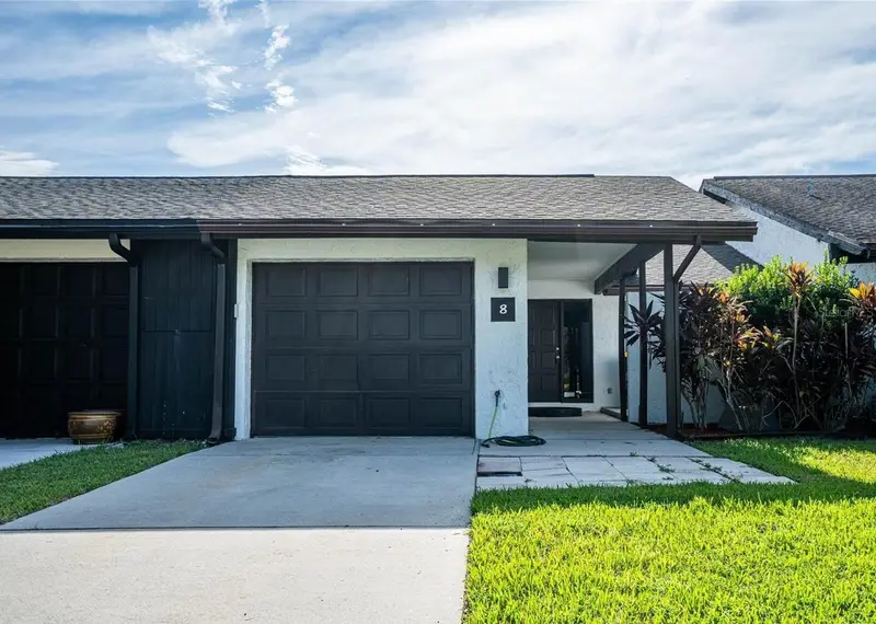 8 Huntley Ct #8, FL