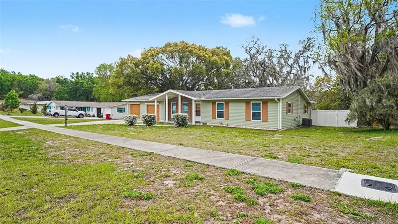 2434 W Gardenia Dr, FL