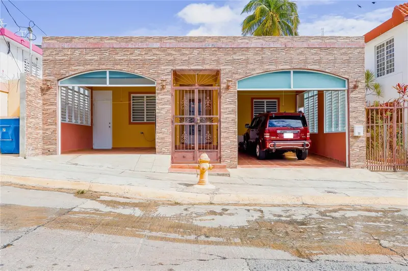 7 Calle Opalo, PR