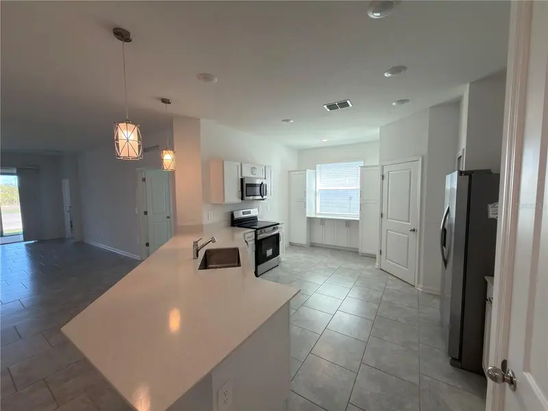 521 Reggie Rd, FL