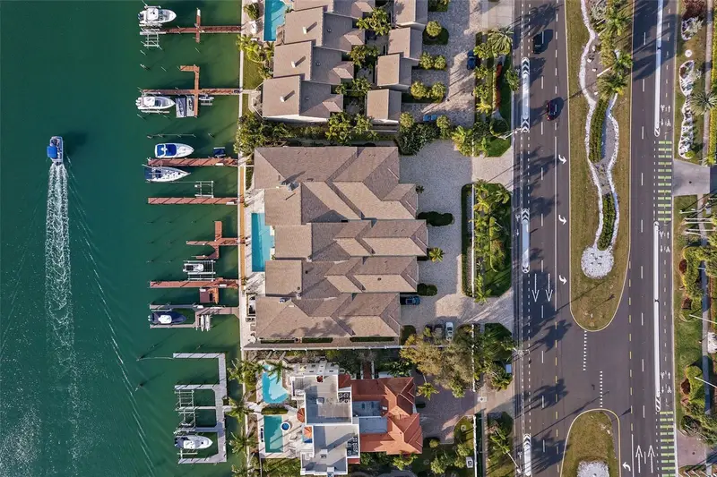 830 Pinellas Bayway S, FL