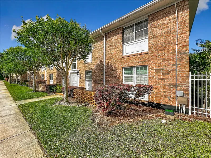 4262 Lake Underhill Rd #9c7, FL