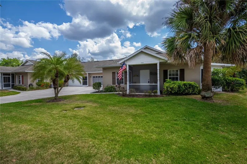 1353 Red Oak Ln, FL