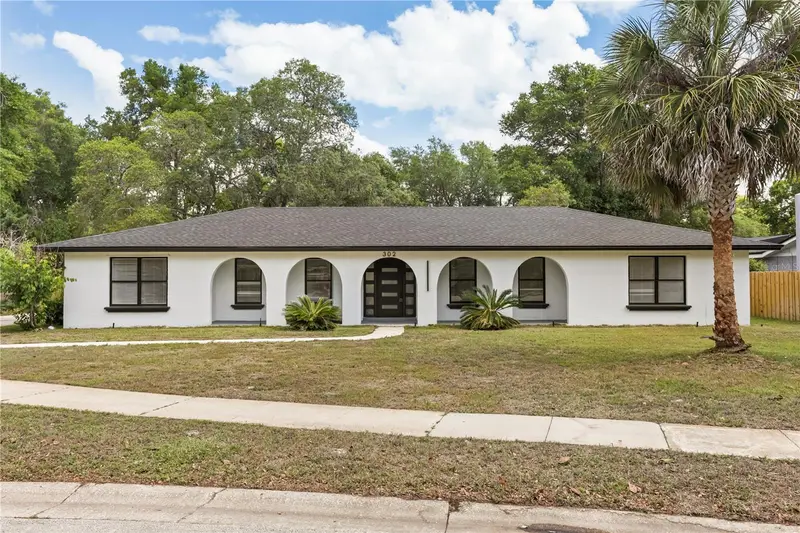 Sweetwater Oaks listing