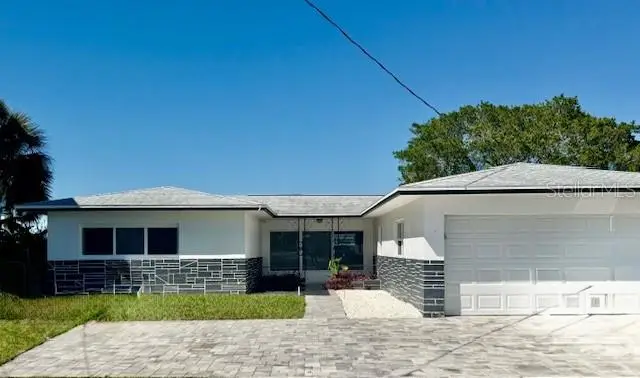 584 Crystal Dr, FL