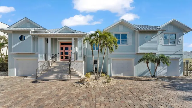 635 Key Royale Dr, FL
