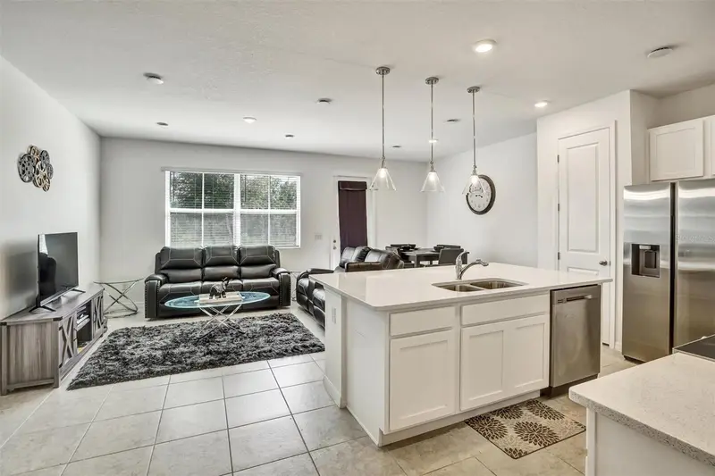 1056 Plantation Ln, FL