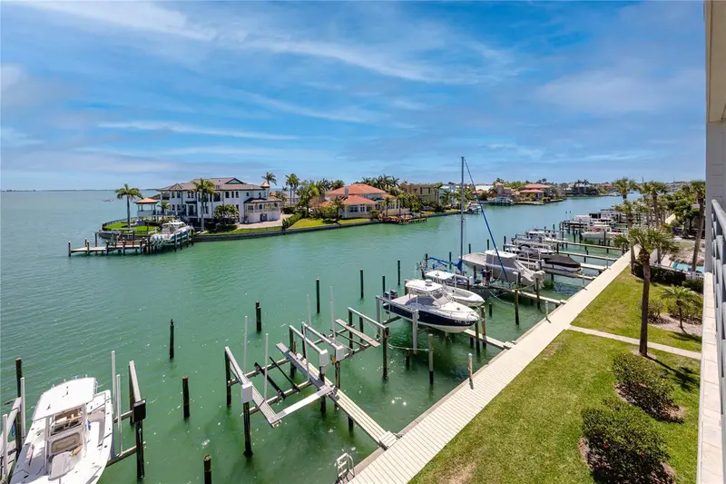 363 Pinellas Bayway S #48, FL