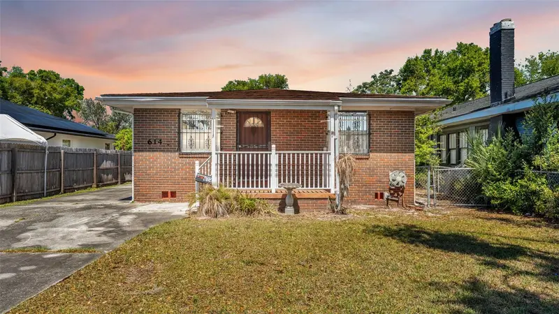 614 E Crawford St, FL