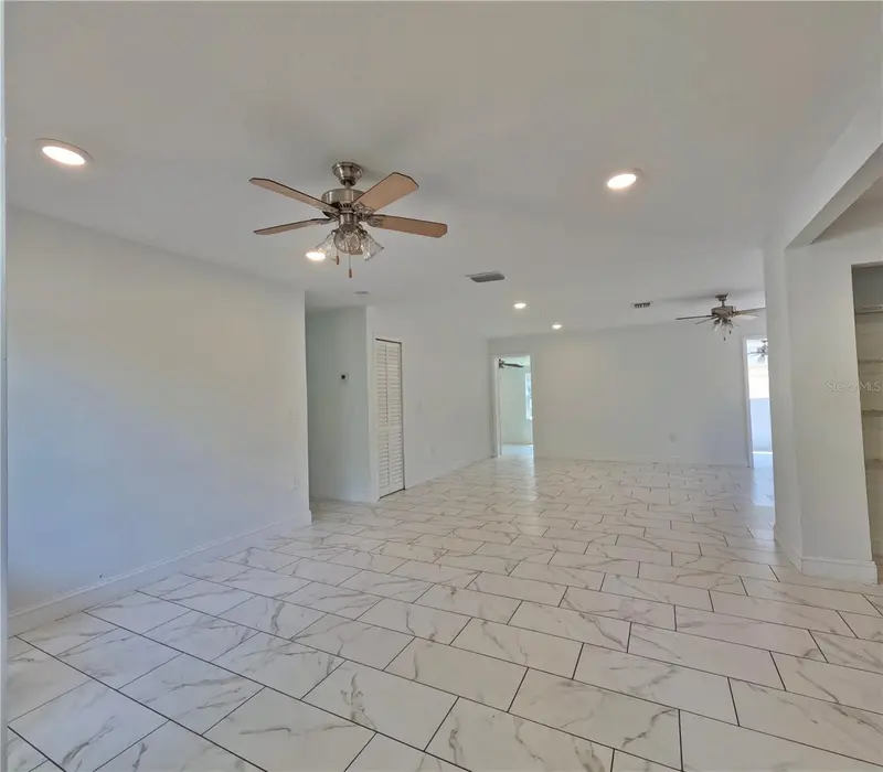 1004 S Empire St, FL