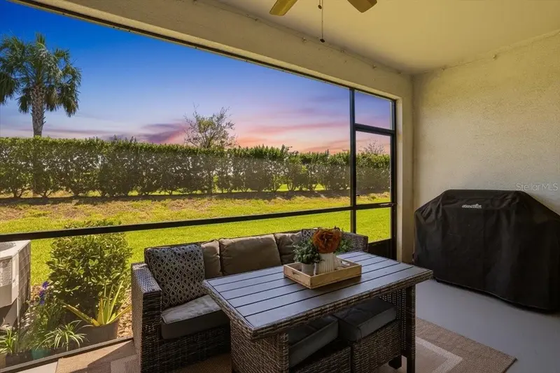 17456 Crescent Moon Loop, FL