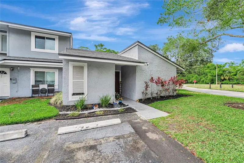 701 Saint Michael Ln, FL