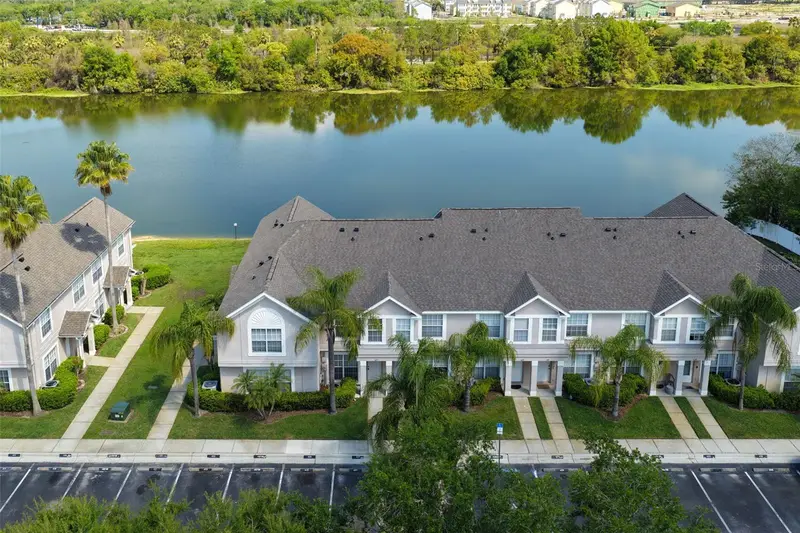 425 Kensington Lake Cir, FL