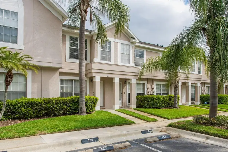425 Kensington Lake Cir, FL