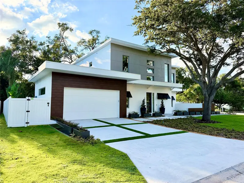 2010 Hyde Park Cir, FL