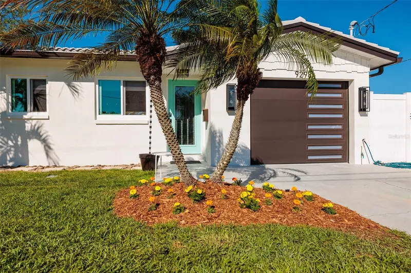 9298 Sun Isle Dr Ne, FL