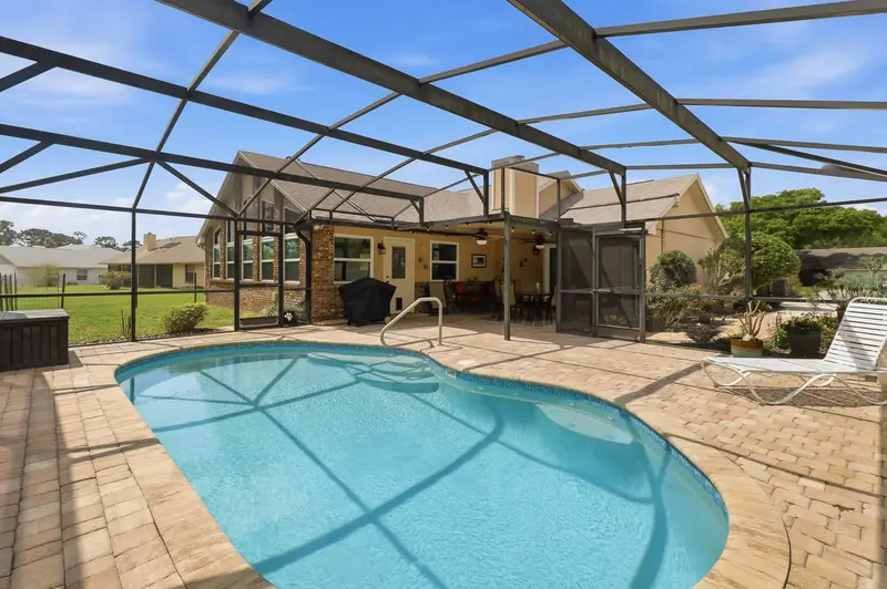 407 Glen Abbey Ln, FL