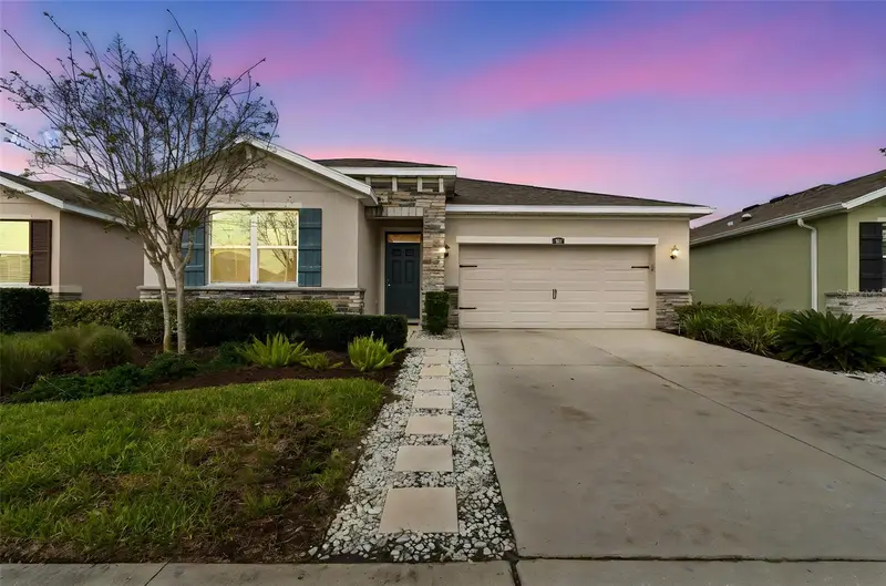 1135 Pipestone Pl, FL