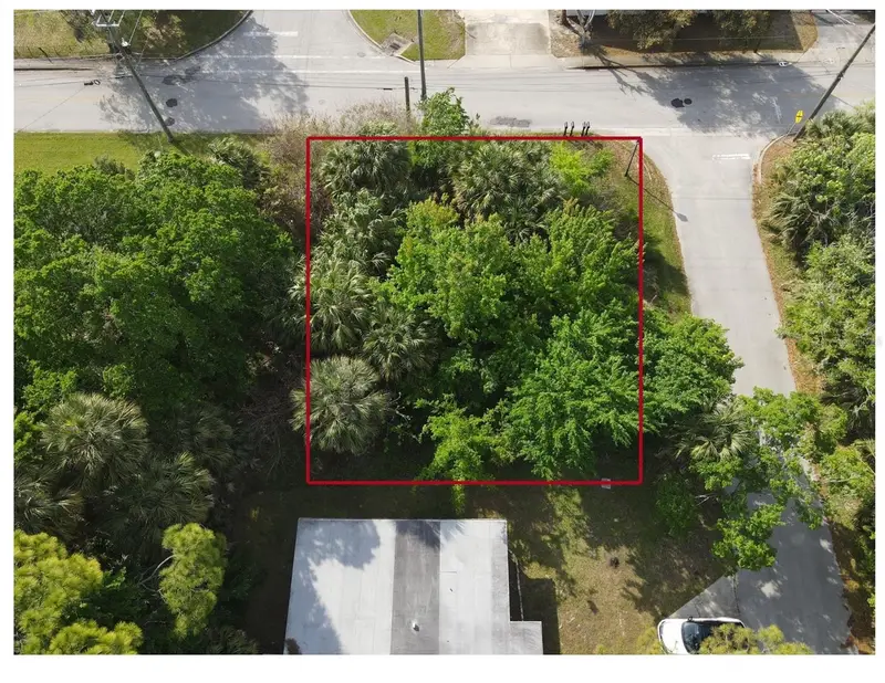 285 Lincoln Ave, FL