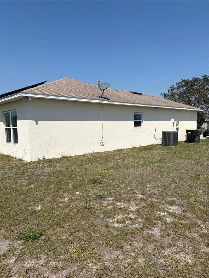 1939 Manatee Dr, FL