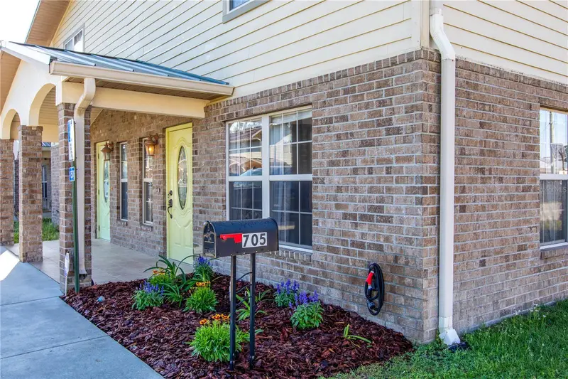 705 Se Townhomes Blvd, FL