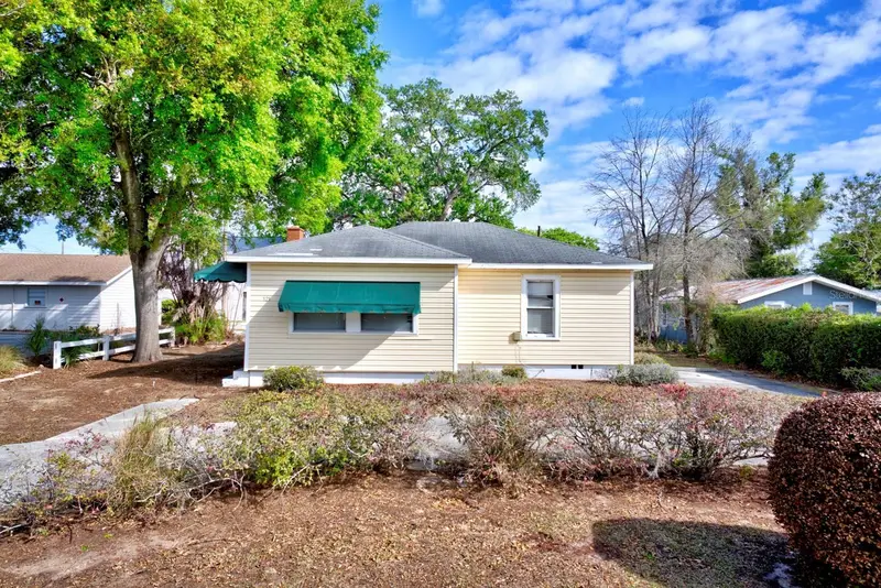 121 Bates Ave Se, FL