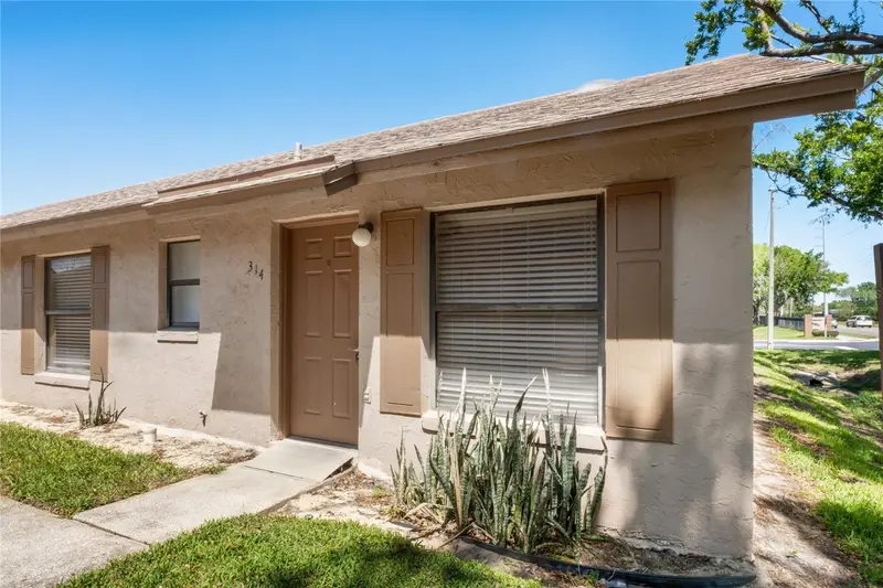 314 Douglas Way #900, FL