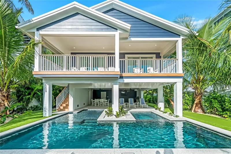 2208 Avenue A, FL