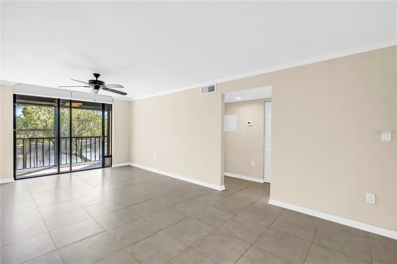 1320 Pasadena Ave S #203, FL