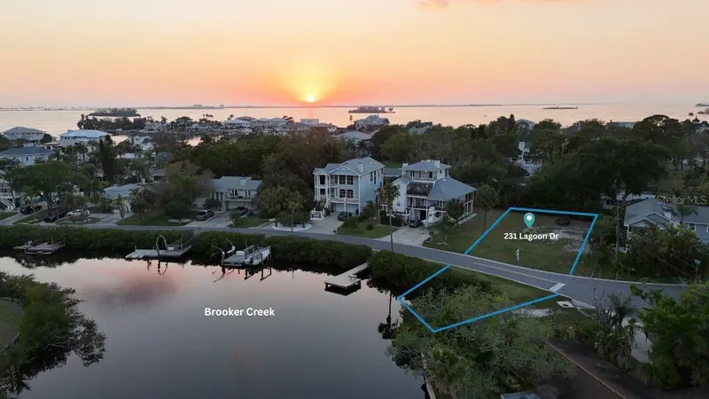 231 Lagoon Drive, FL