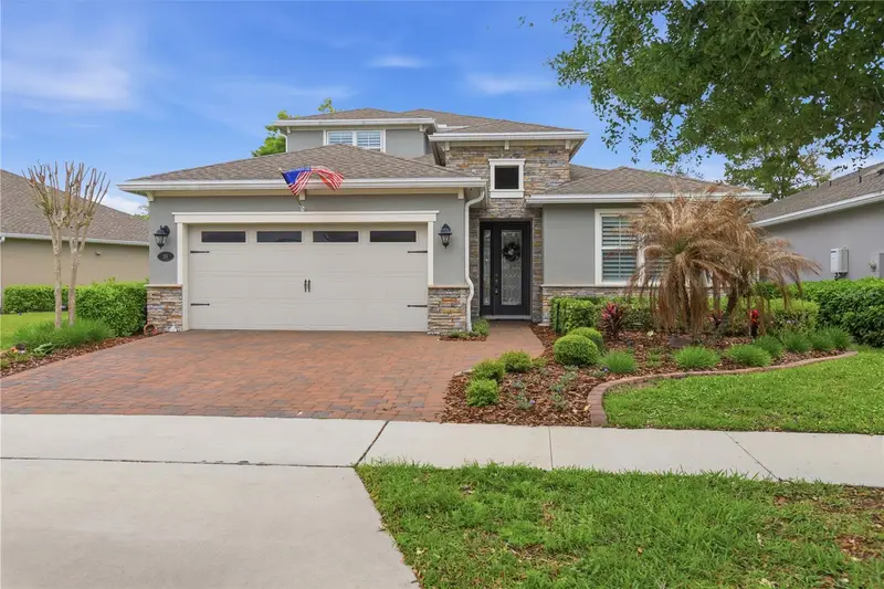 261 Old Moss Cir, FL
