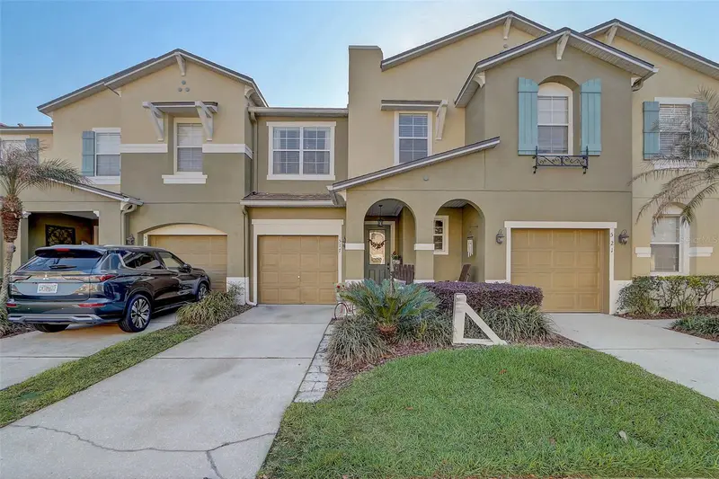 517 Lake Eagle Ln, FL
