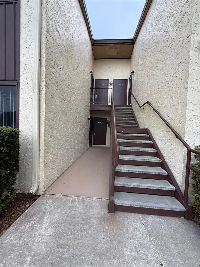 737 Midway Dr #A, FL